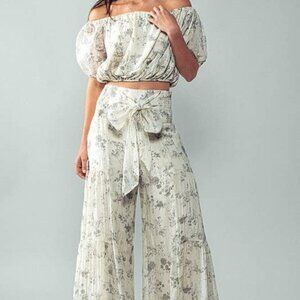 Floral Pattern 2-Piece Set